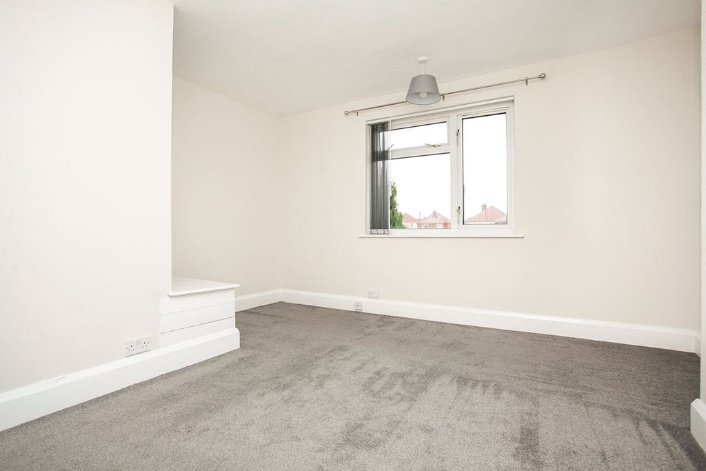 Property photo 2 of 12 Main Page