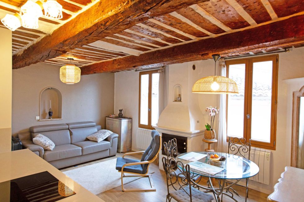 Property photo 1 of 9