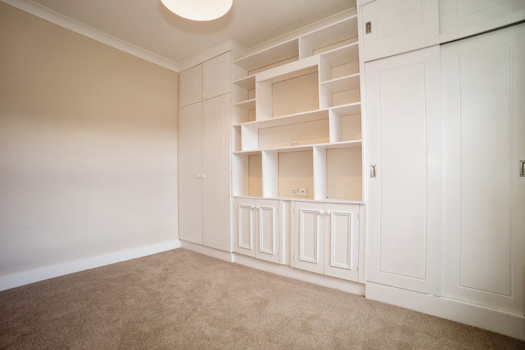 Property photo 3 of 10 5