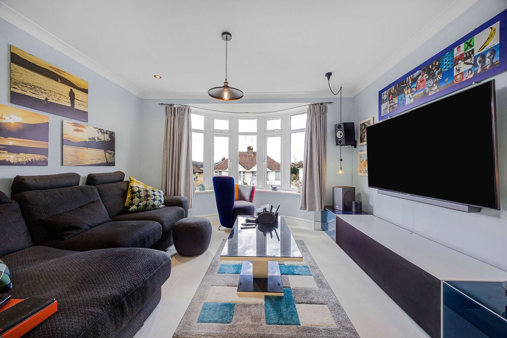 Property photo 3 of 22