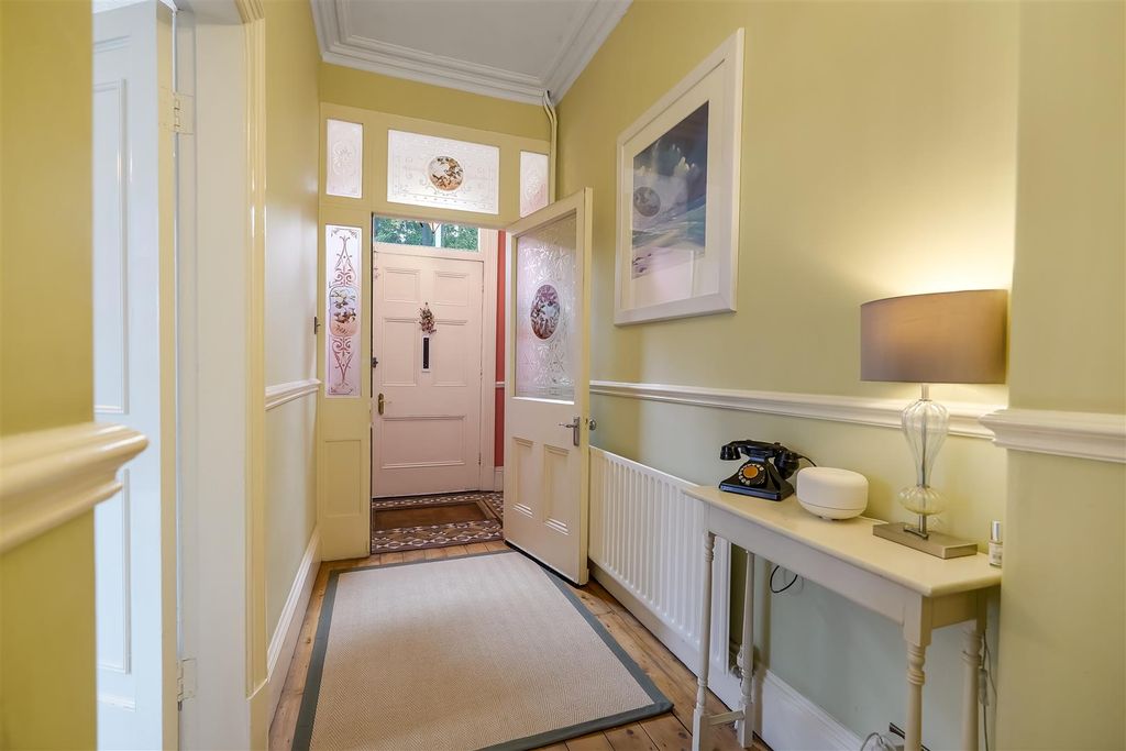 Property photo 3 of 28 Entrance Vestibule