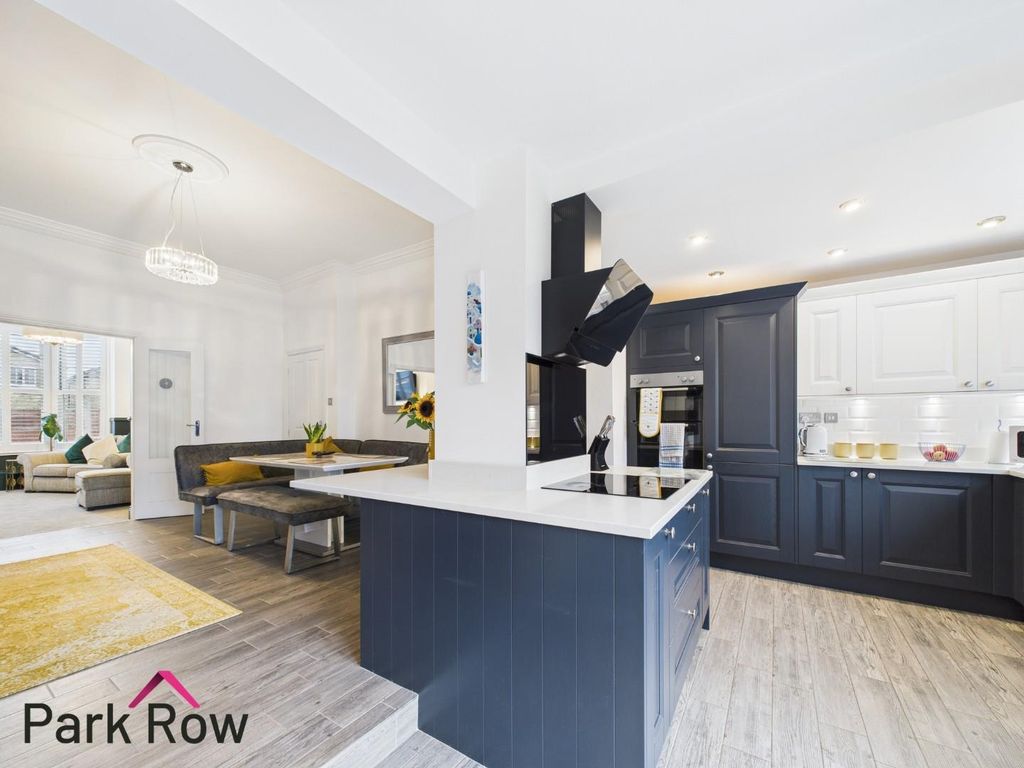 Property photo 2 of 36