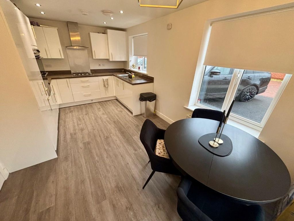 Property photo 2 of 9 Kitchen.Jpg