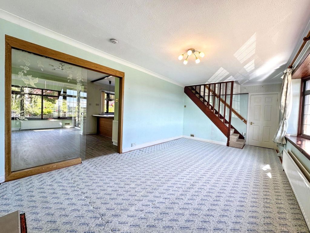 Property photo 3 of 32