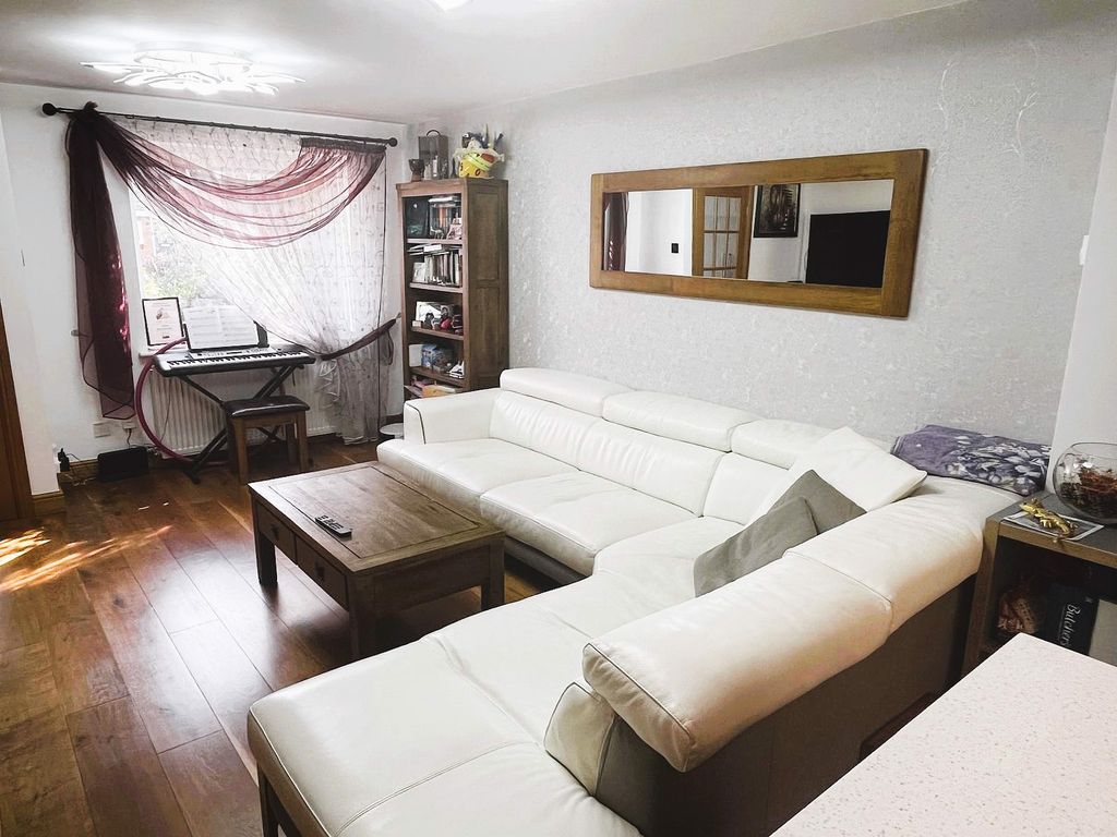 Property photo 3 of 23