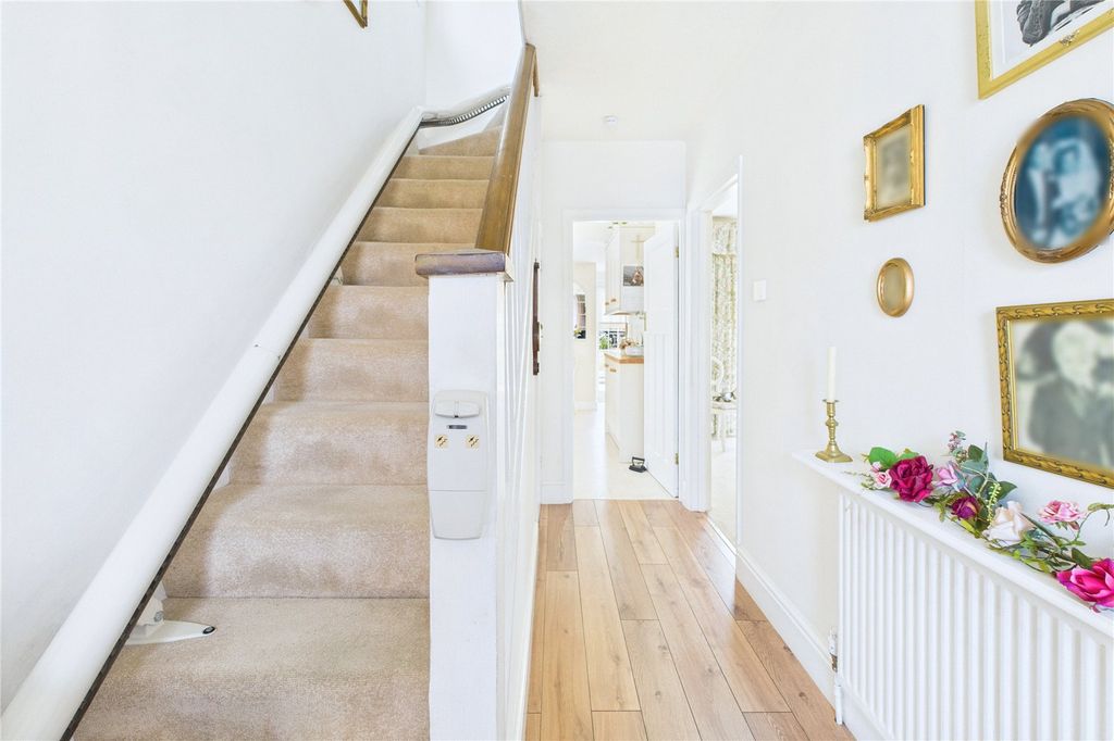 Property photo 2 of 17 Picture No. 01