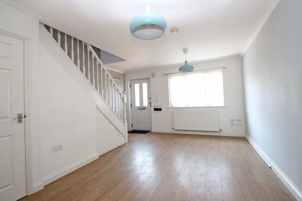 Property photo 2 of 9 Lounge