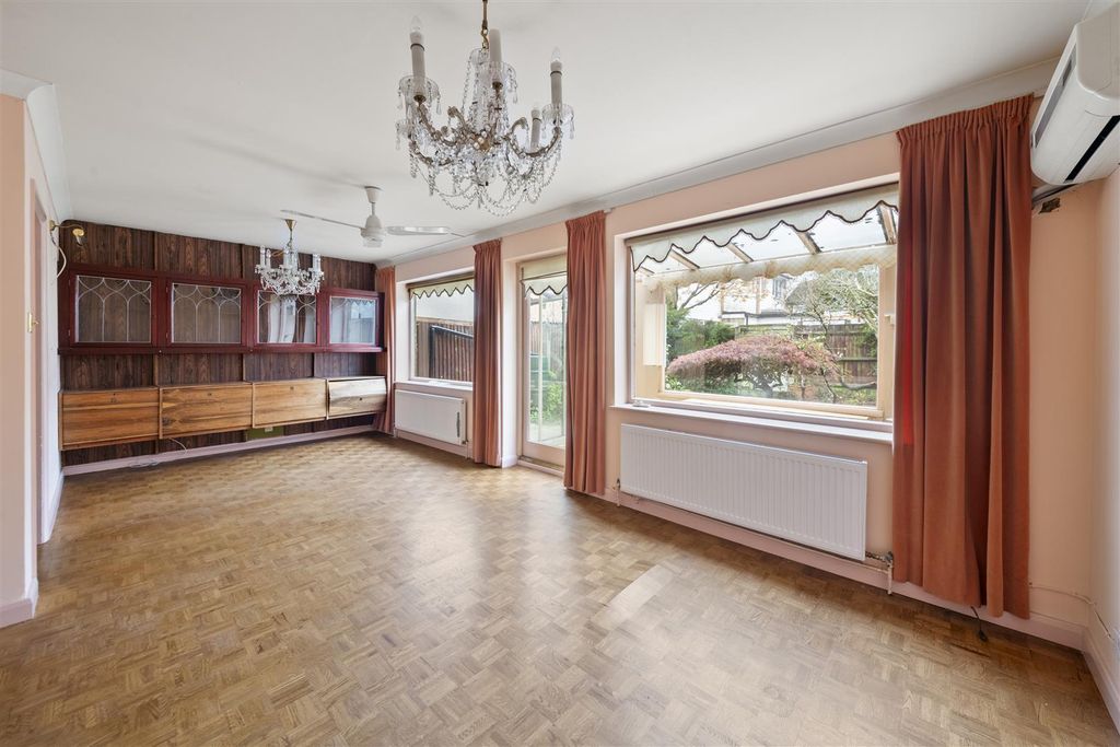 Property photo 2 of 18 3