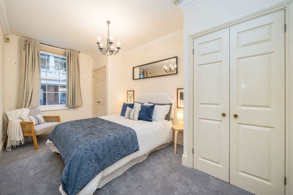 Property photo 3 of 5