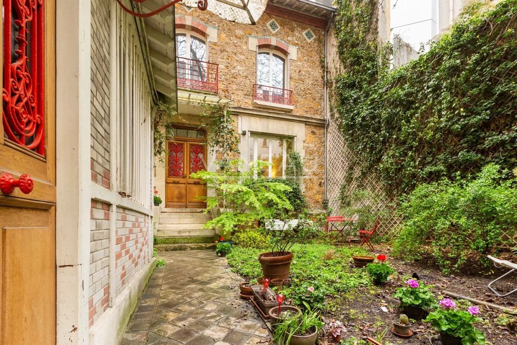 Property photo 1 of 17 Paris 15E - Family Home (291²m² Carrez - 370 m² Floor Area) And Its Garden (95m²)