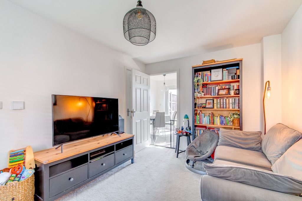 Property photo 3 of 15 Picture No. 10