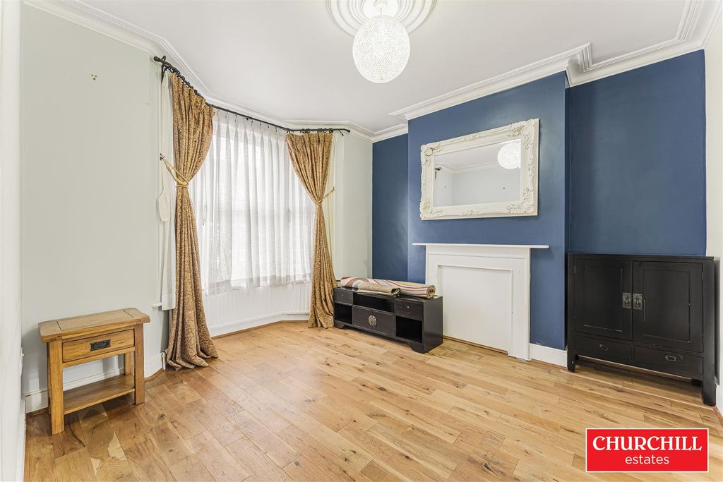 Property photo 2 of 20