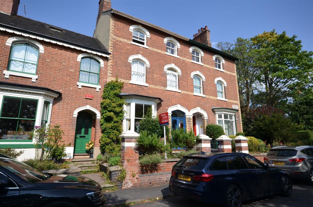 Property photo 1 of 27