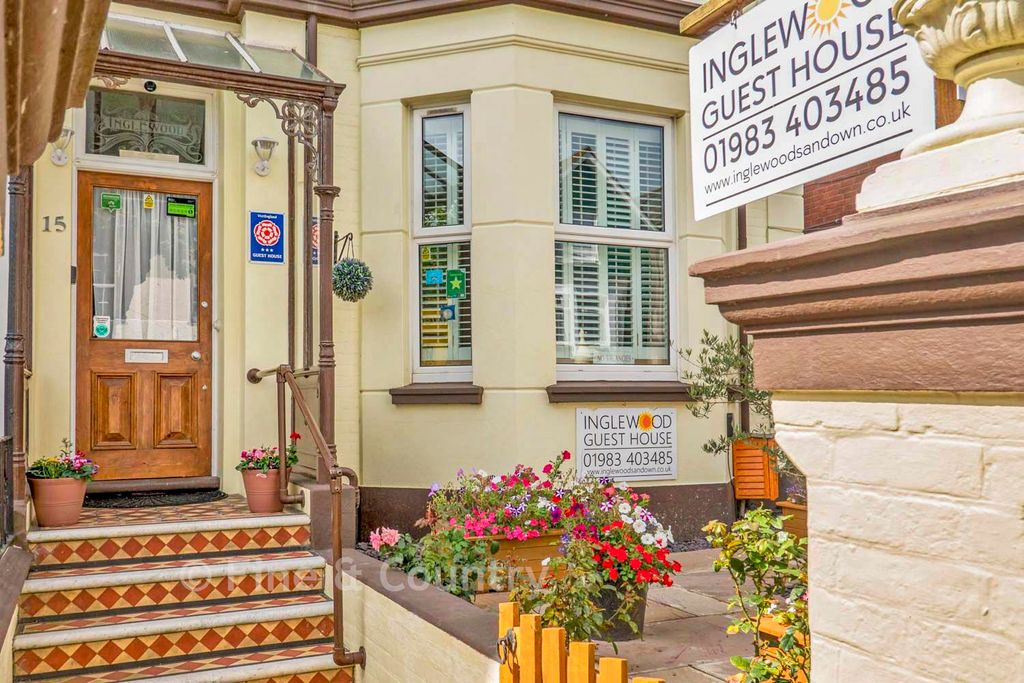 Property photo 1 of 17 External Lifestyle