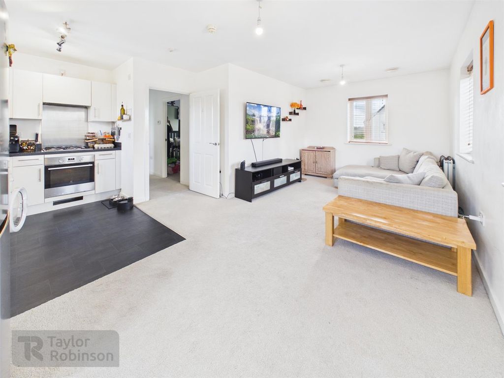 Property photo 2 of 10 Cam02600G0-Pr0698-Still010.Jpg