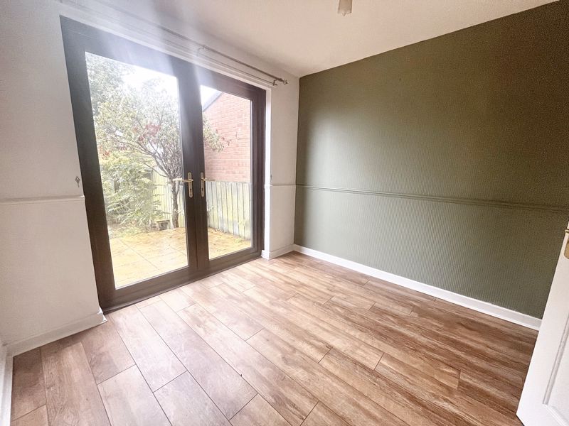 Property photo 3 of 11 Dining Room
