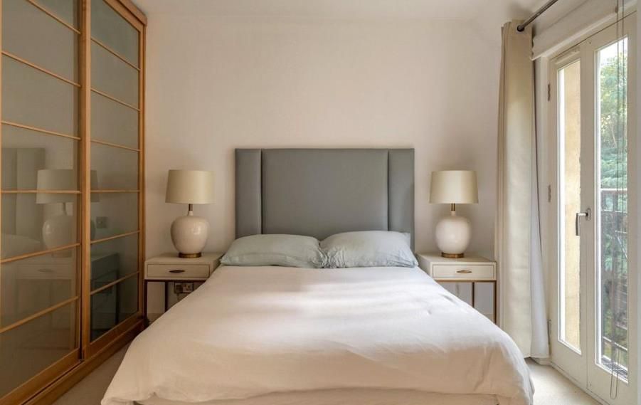 Property photo 3 of 7 4 - 19 Hyde Park Square 5 09.10.Png