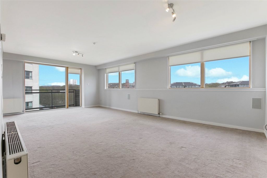 Property photo 2 of 20 Living Room