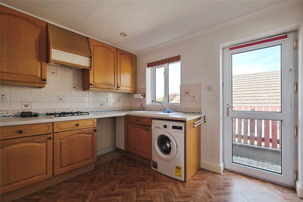 Property photo 2 of 19 Picture No. 11