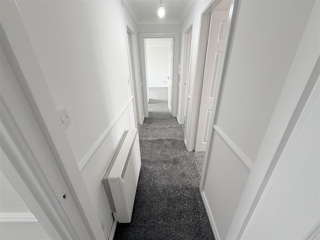 Property photo 3 of 17 Hall