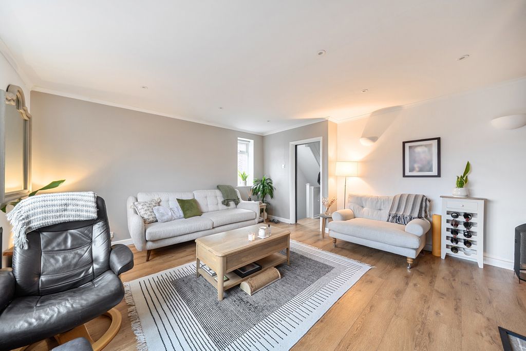 Property photo 3 of 15 1409842-17-698B16...