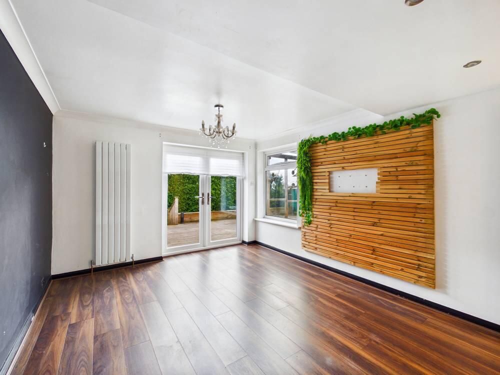 Property photo 3 of 10 Living Room