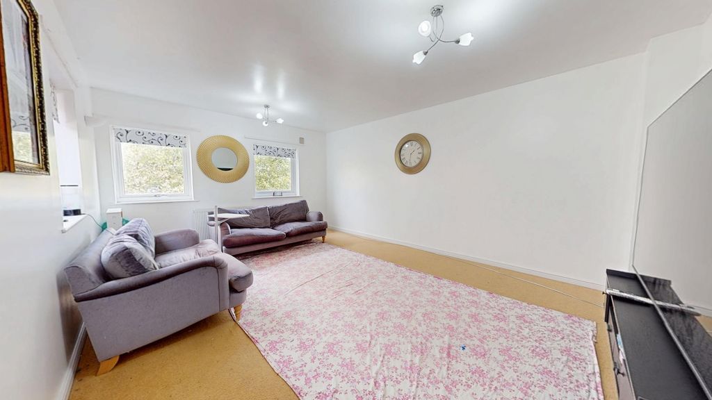 Property photo 2 of 14 Photo 8