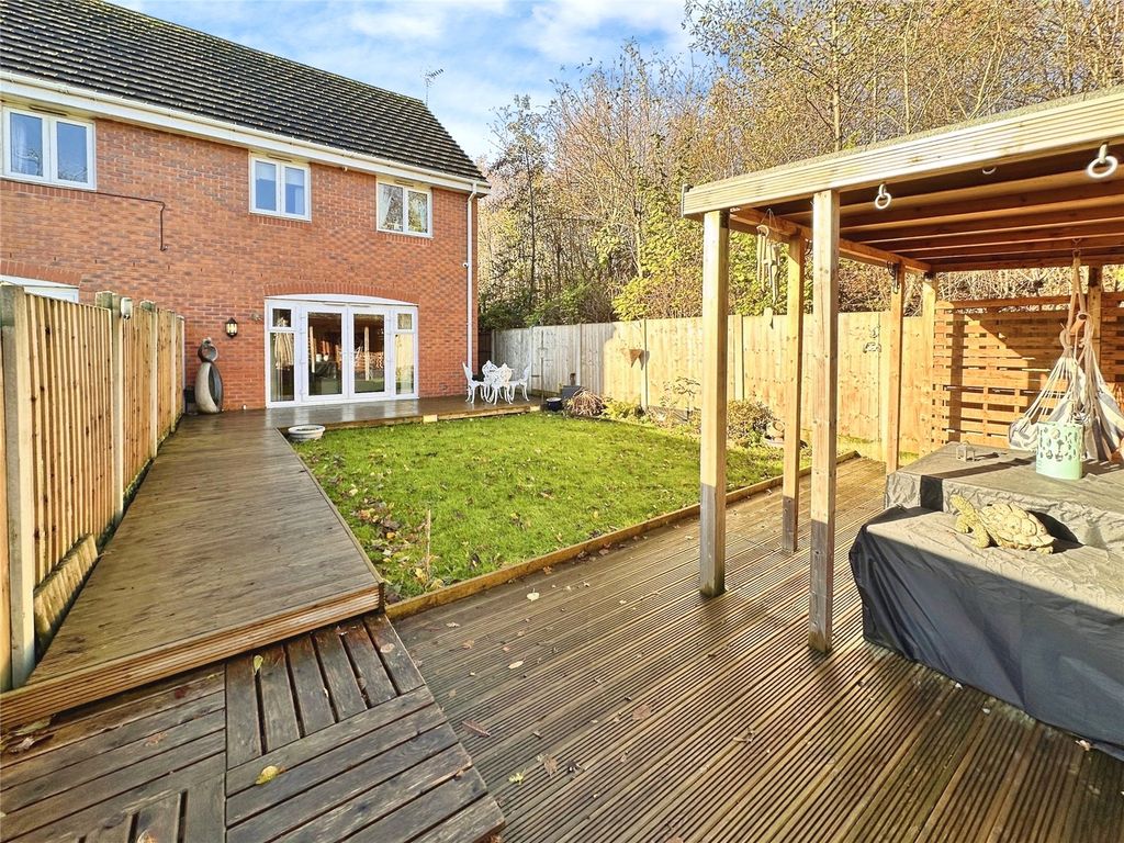 Property photo 2 of 20 Picture No. 12