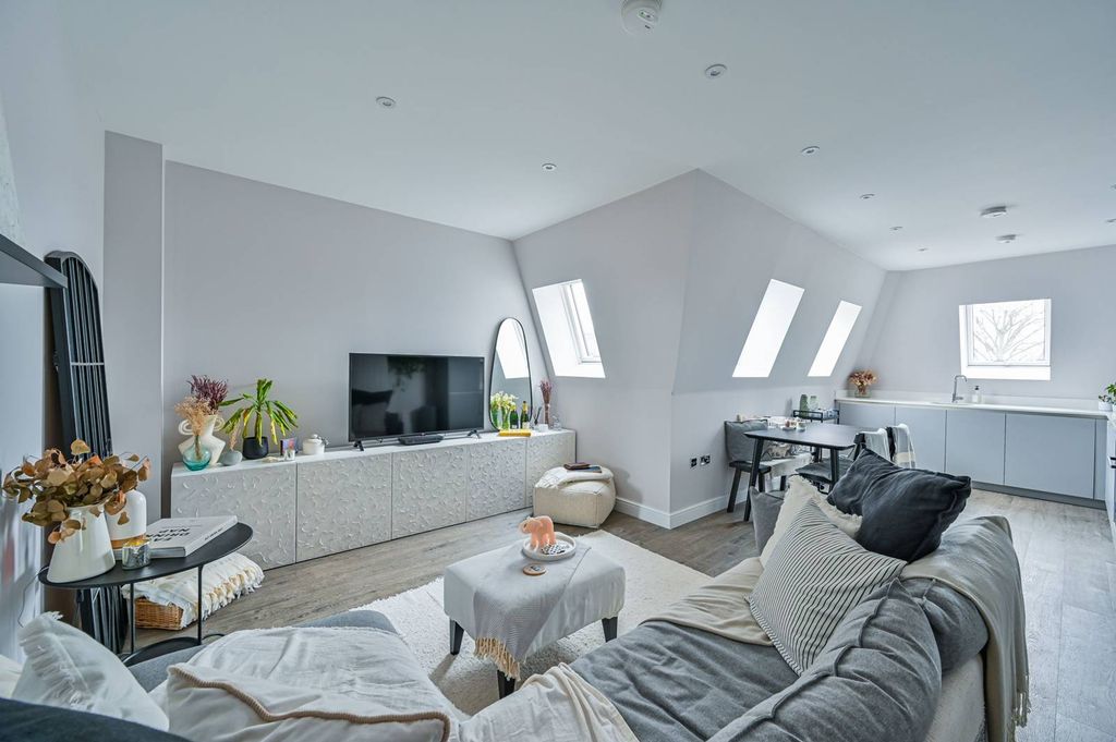 Property photo 2 of 7