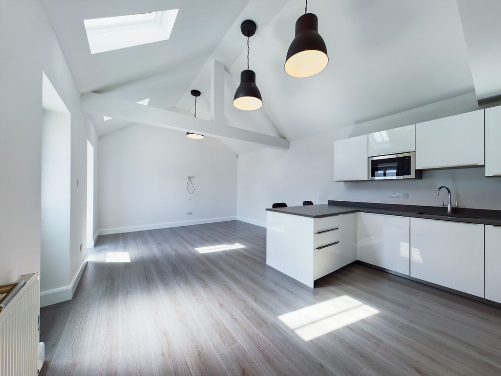 Property photo 2 of 15 1028483