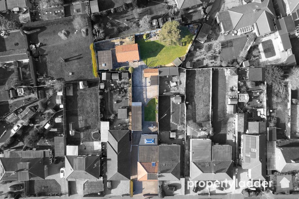 Property photo 1 of 33 Pl Drone-21