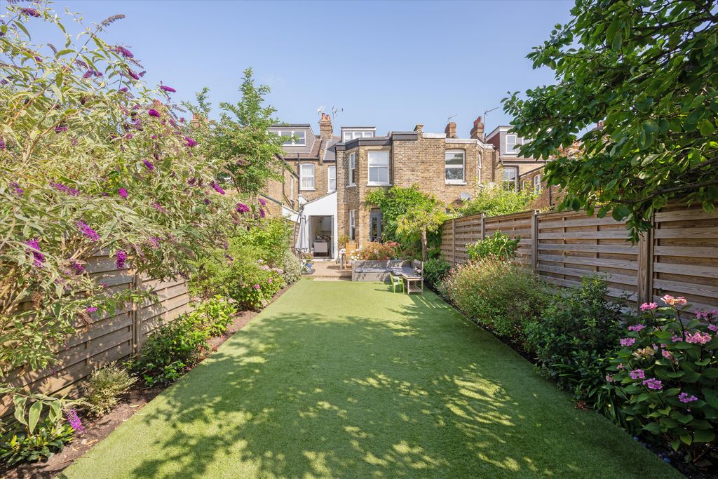 Property photo 1 of 18 Image