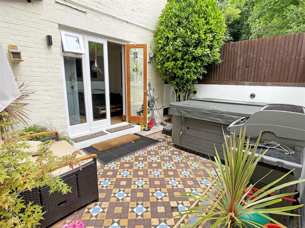 Property photo 2 of 14 Patio2A.Jpg
