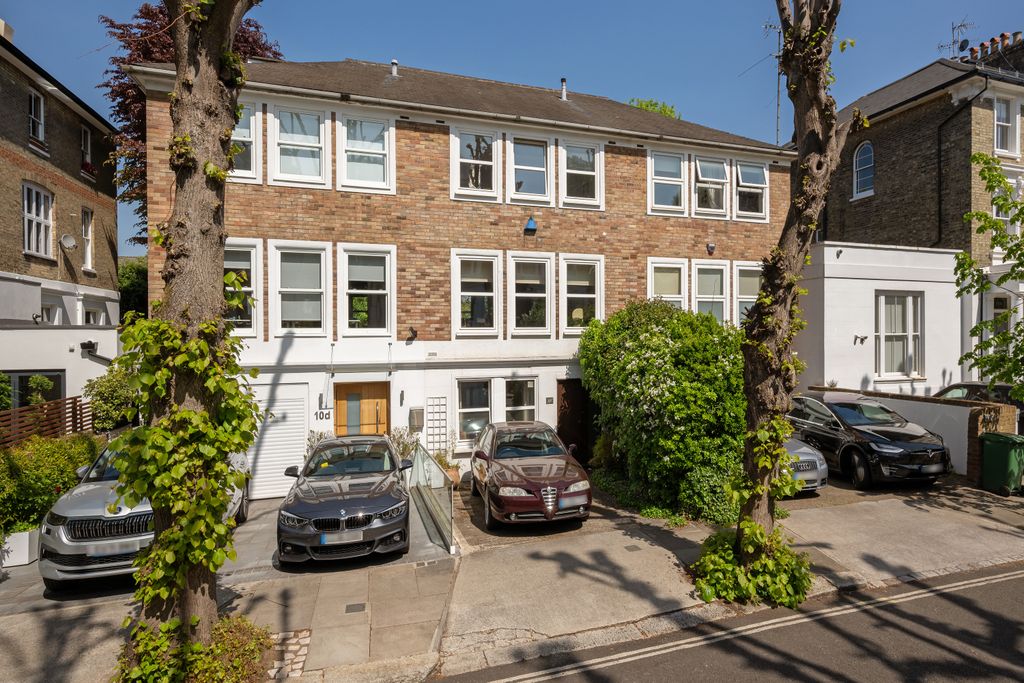 Property photo 1 of 8