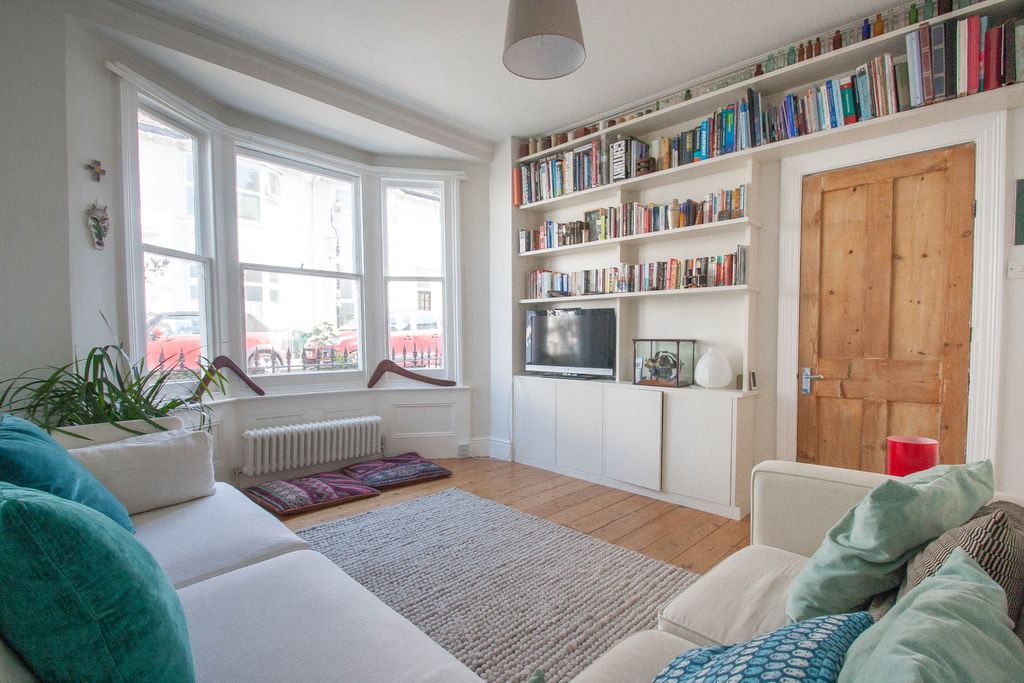 Property photo 2 of 29