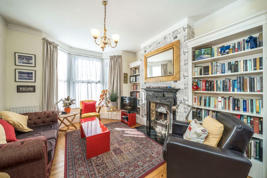 Property photo 2 of 8