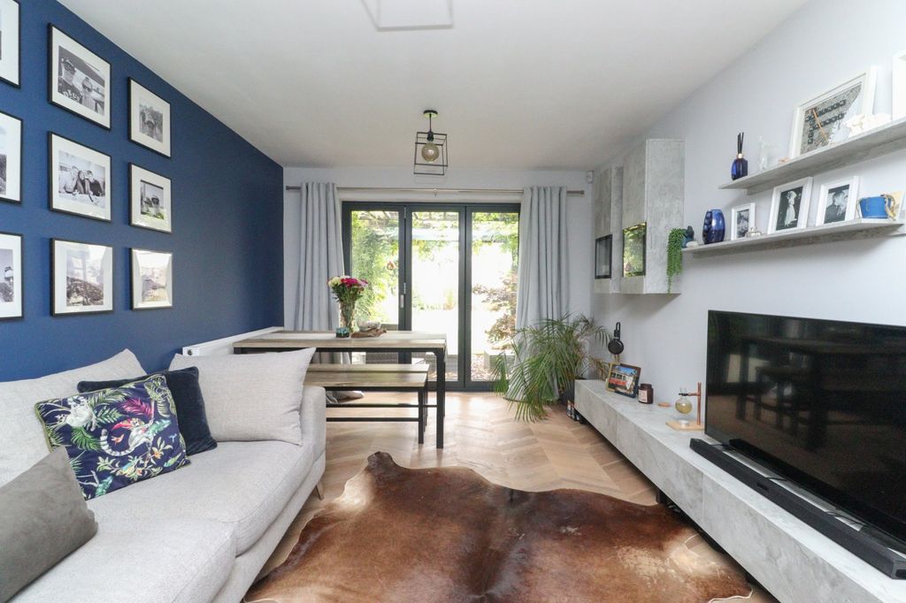 Property photo 2 of 15 Picture 2