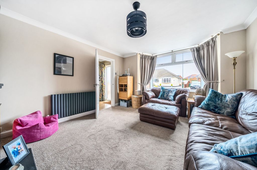 Property photo 2 of 25 1348554-9-68Caa63737F7B