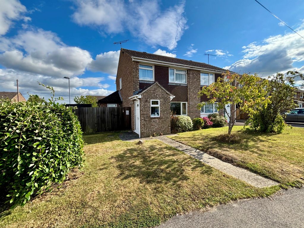 Property photo 1 of 17 Outside