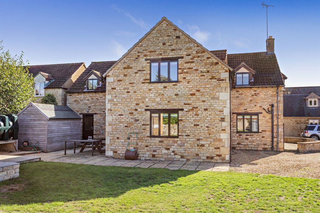 Property photo 2 of 14