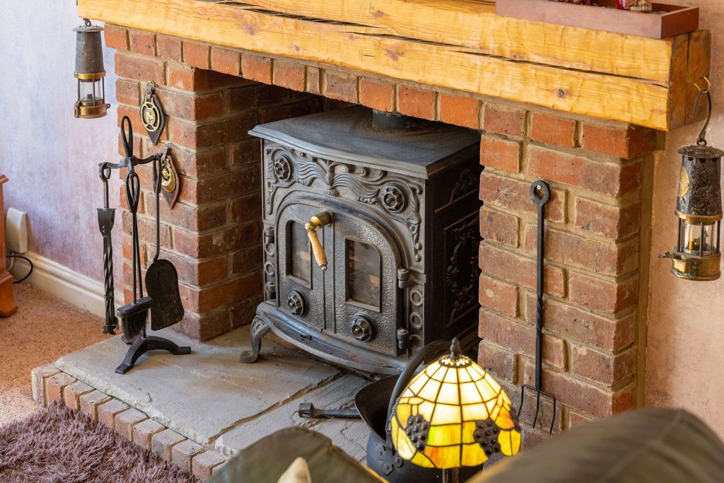 Property photo 2 of 27