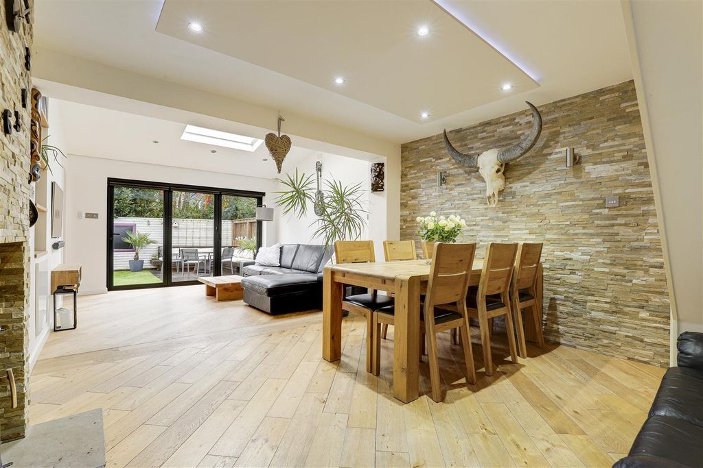 Property photo 2 of 24 16.Jpg