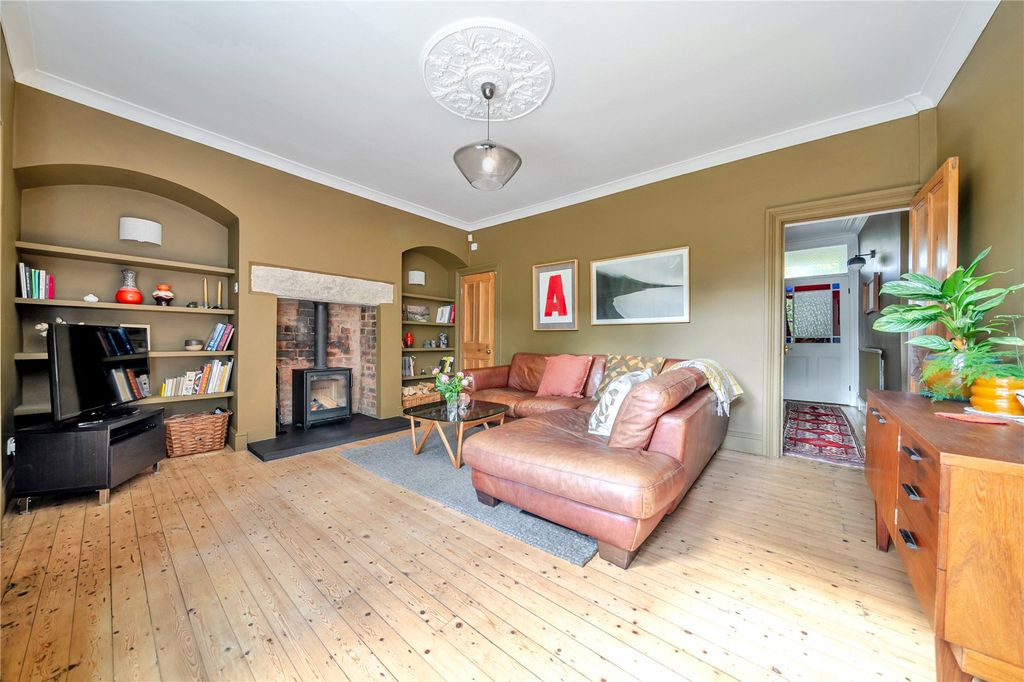 Property photo 3 of 24 Picture No. 21