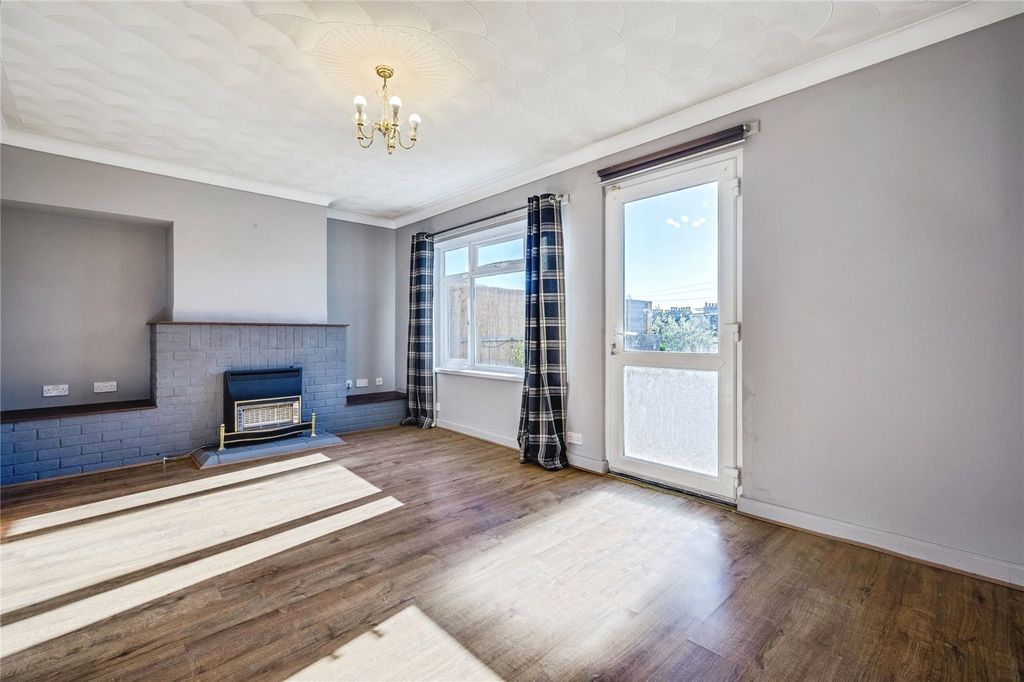 Property photo 2 of 14 Picture No. 07