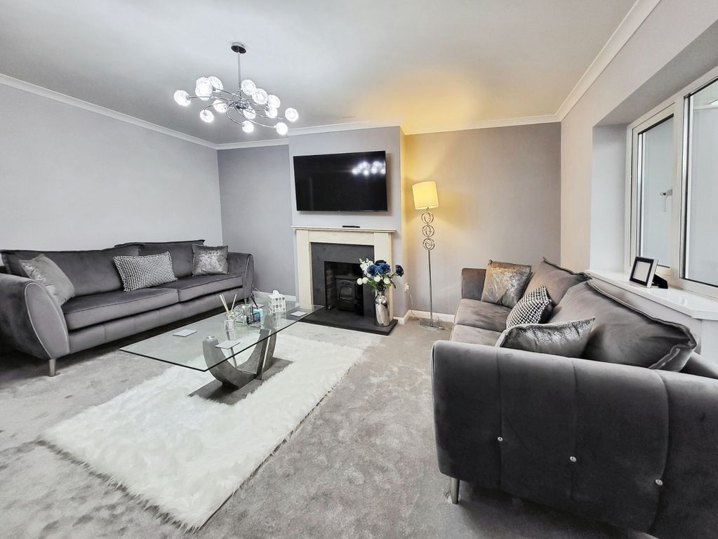 Property photo 2 of 14 Lounge