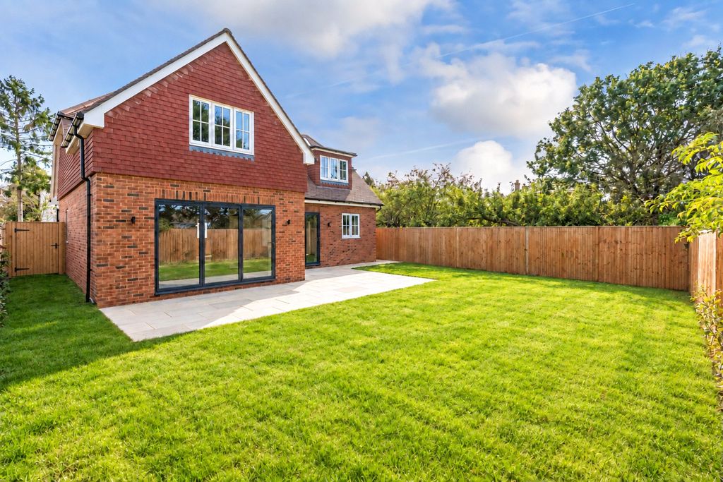 Property photo 1 of 21 Picture No. 27