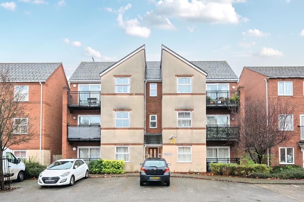 Property photo 1 of 17 External View