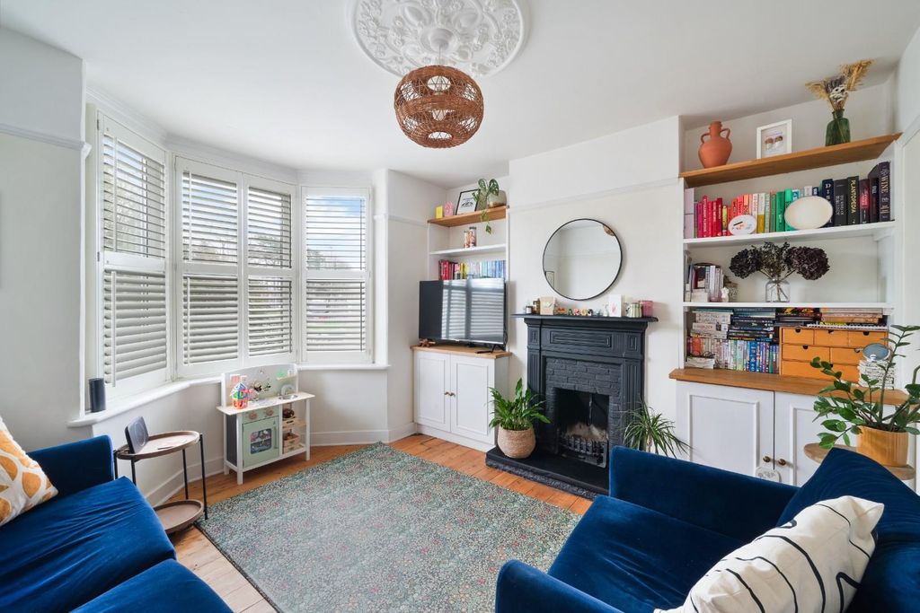 Property photo 2 of 17 Lower Court Road