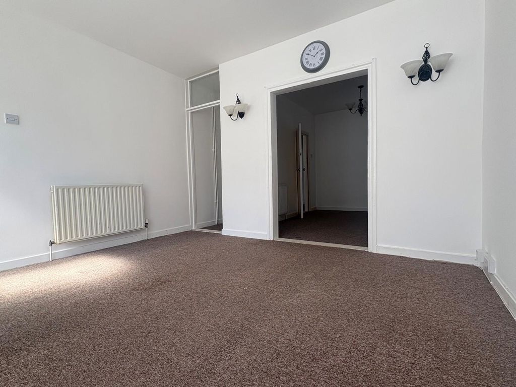 Property photo 3 of 12 2.Jpg