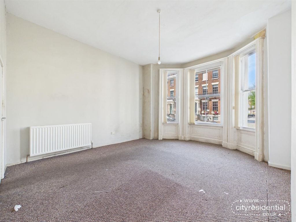 Property photo 3 of 25